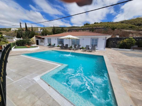 VILLA LA PAZ CON PISCINA y YACUZZY INTEGRADO